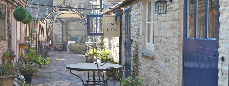jesses-bistro-cirencester-blog-manor-cottages.jpg
