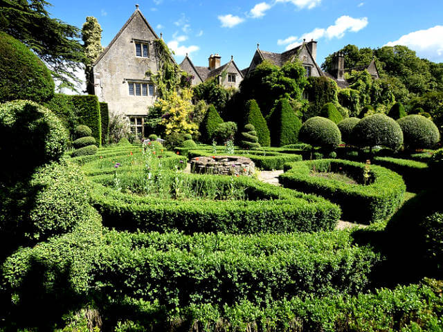 Abbey House and Gardens in the Cotswolds