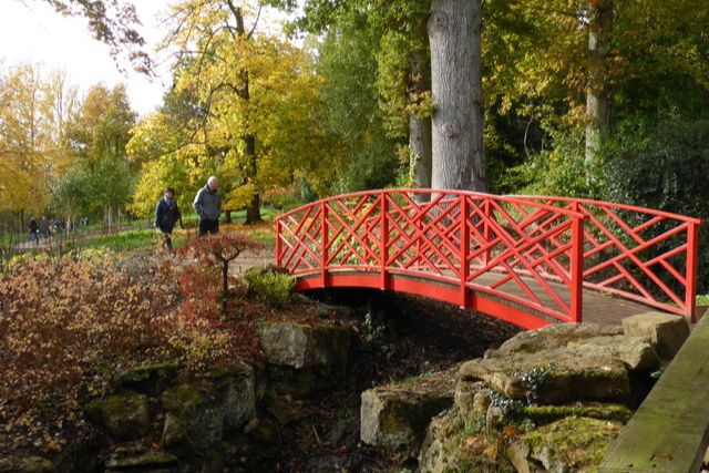 Batsford arboretum red bridge