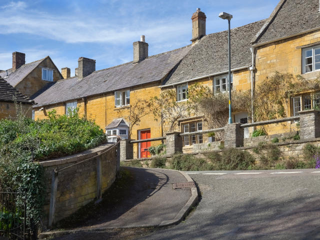 row of cottages at blockley