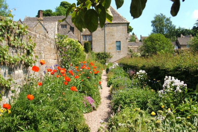 Snowshill manor gardens